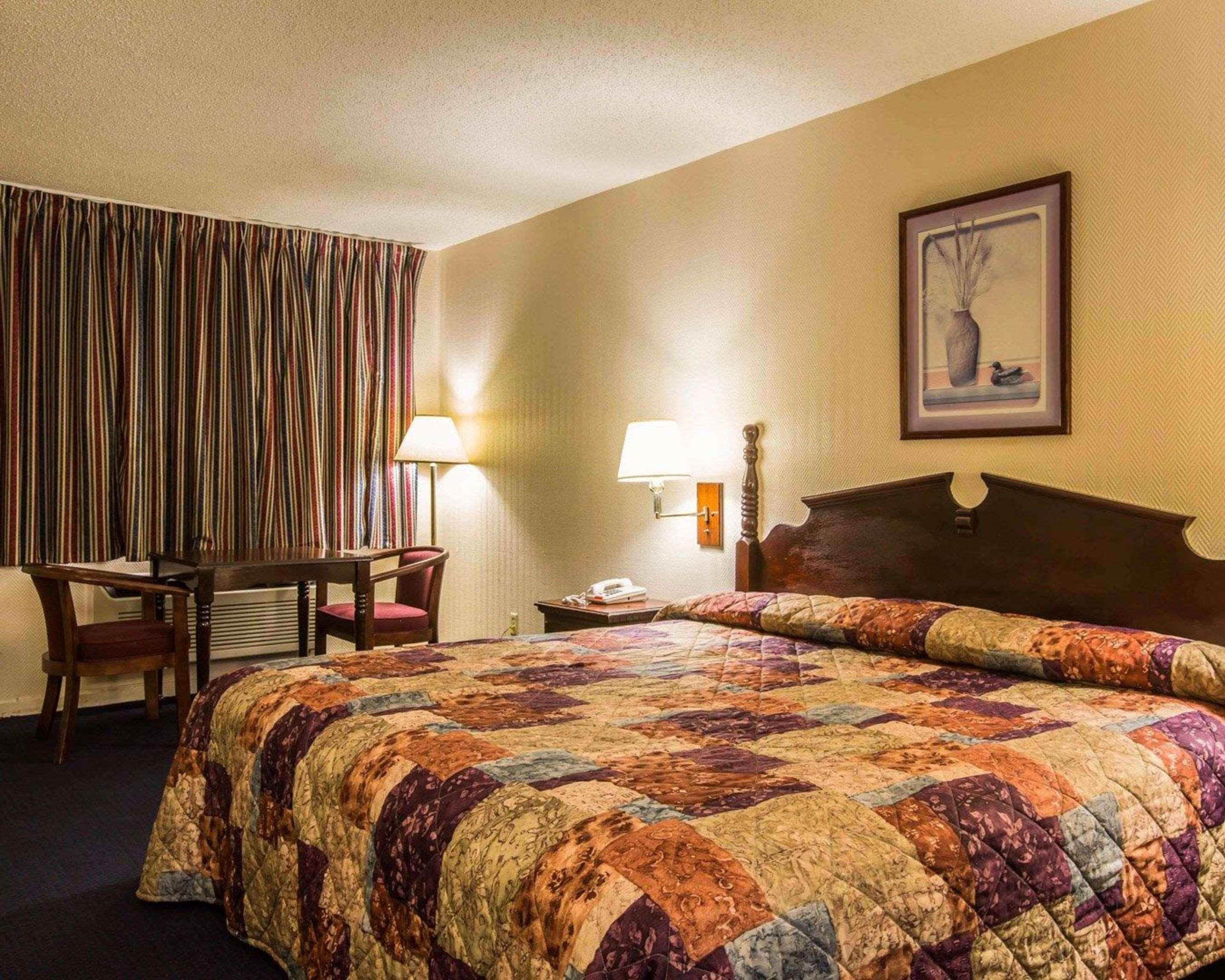 Rodeway Inn Phenix City Exterior photo