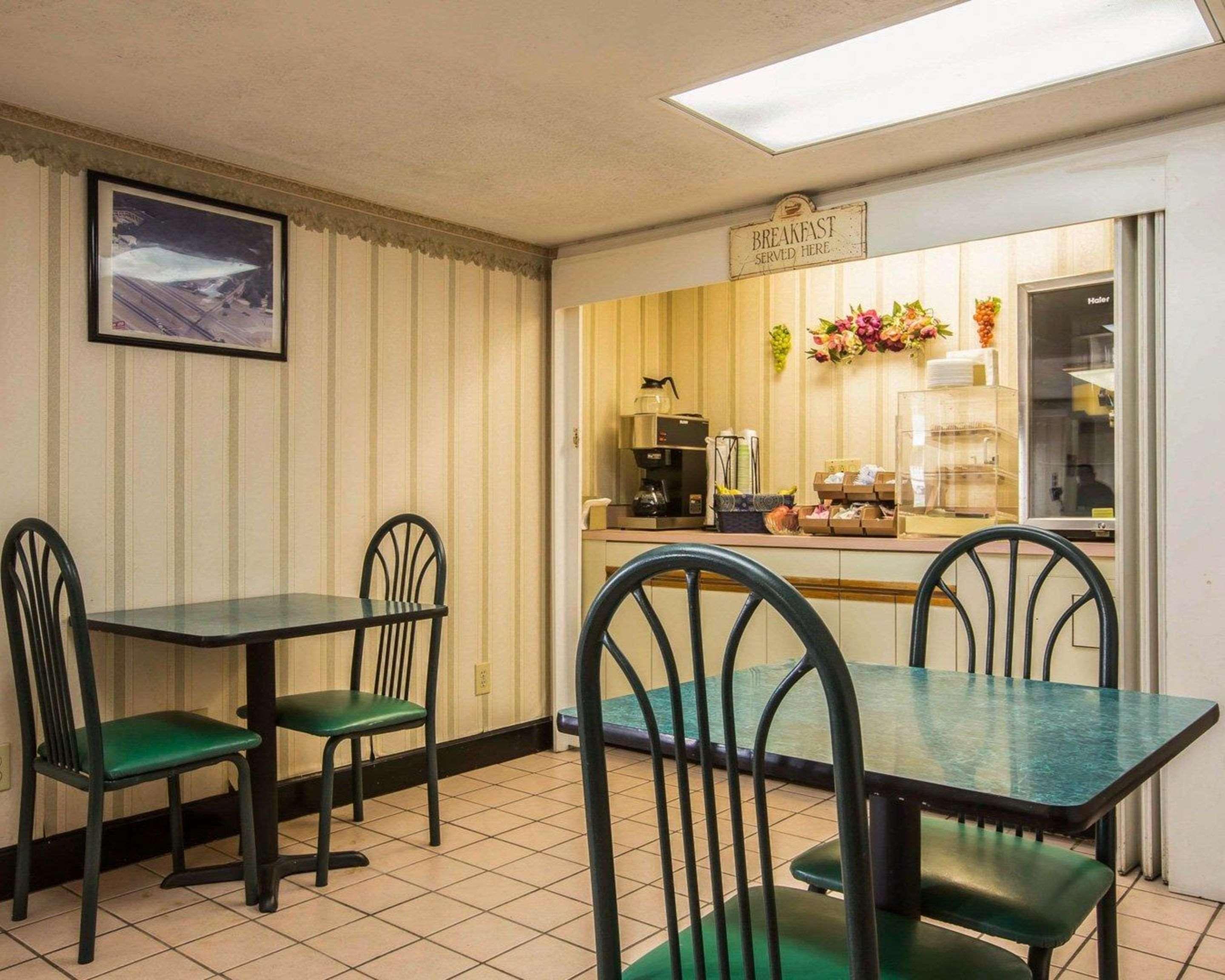 Rodeway Inn Phenix City Exterior photo
