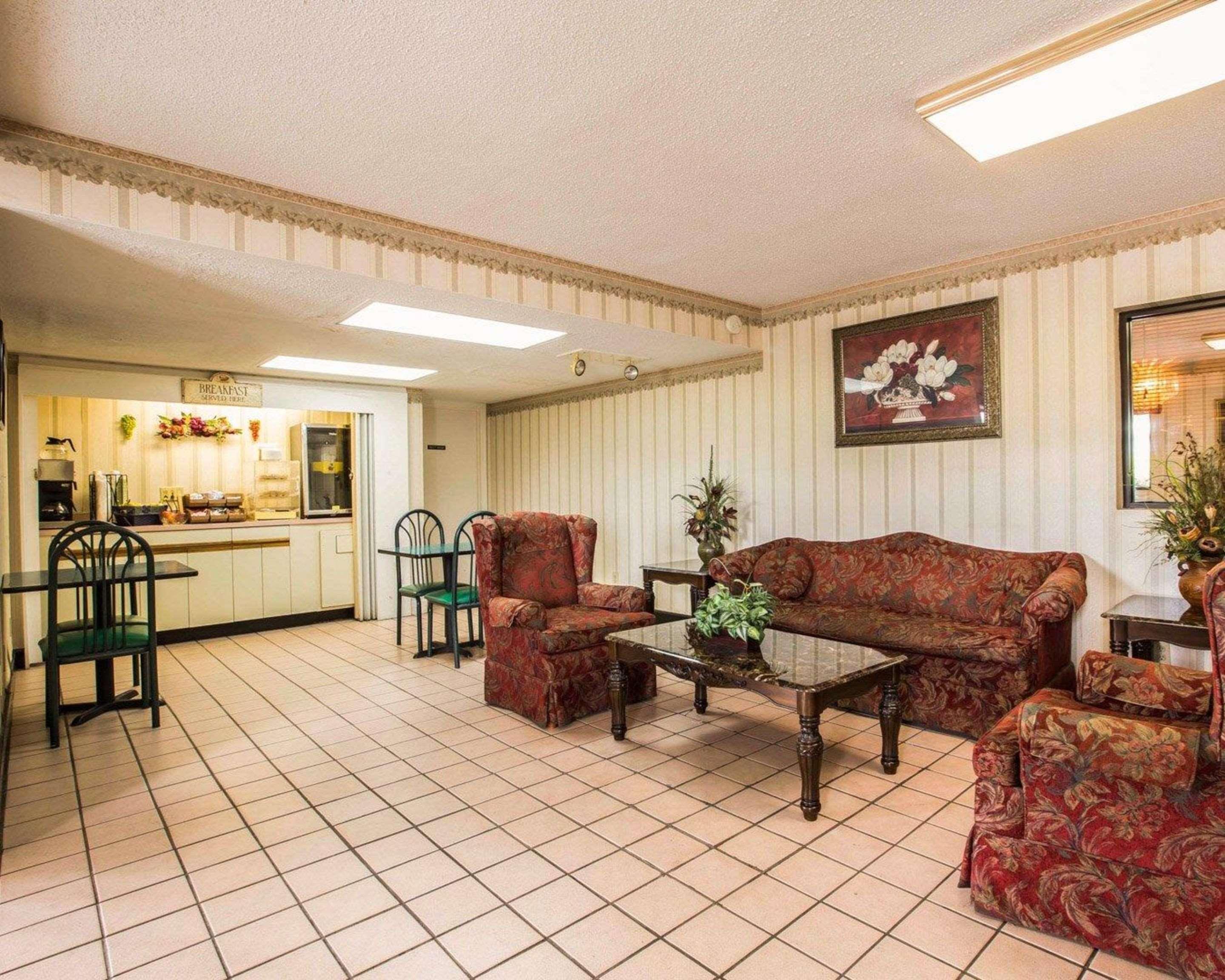 Rodeway Inn Phenix City Exterior photo