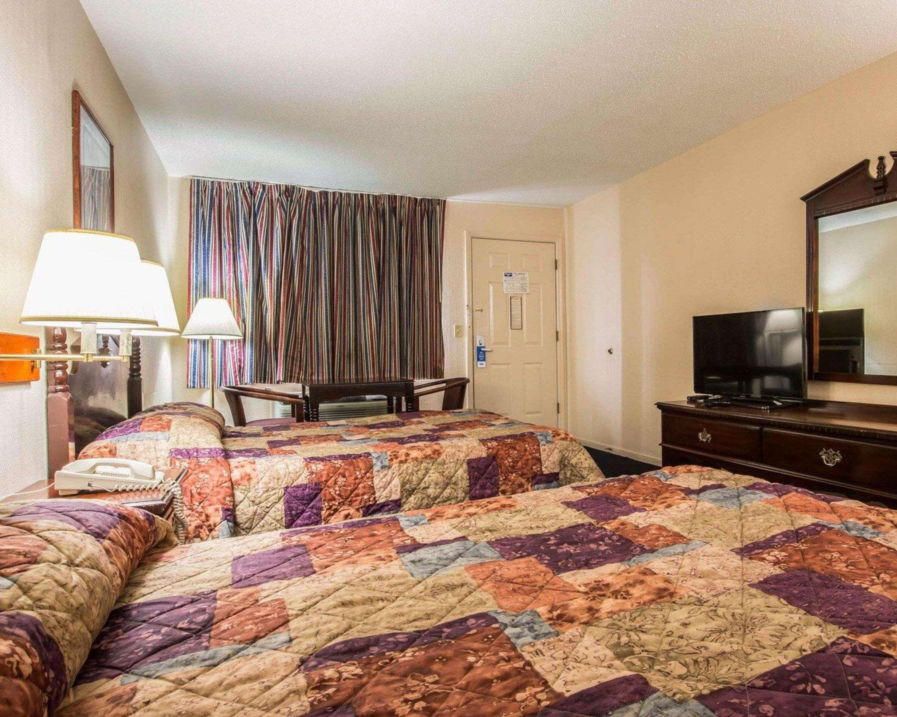 Rodeway Inn Phenix City Exterior photo